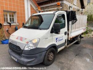 Fourgon avec parois et toit rigide Iveco 35S13