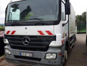 Benne à ordure ménagères Mercedes 2532