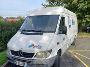 Fourgon avec parois et toit rigide Mercedes Sprinter