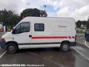 Fourgon avec parois et toit rigide Renault Master