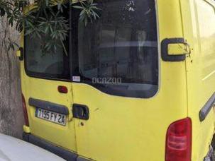 Fourgon avec parois et toit rigide Renault Master