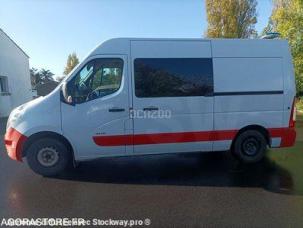 Fourgon avec parois et toit rigide Renault Master