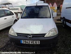 Fourgon avec parois et toit rigide Opel Combo