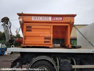 Fourgon bâché avec parois rigides nc