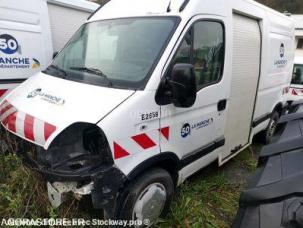 Fourgon avec parois et toit rigide Renault Master