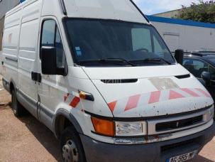 Fourgon avec parois et toit rigide Iveco 35C12