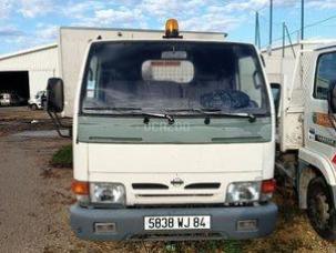 Benne basculante de chantier et de TP Nissan Cabstar