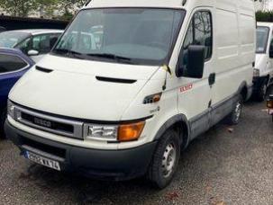 Fourgon avec parois et toit rigide Iveco 29L9