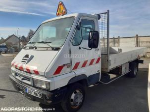 Fourgon avec parois et toit rigide nc