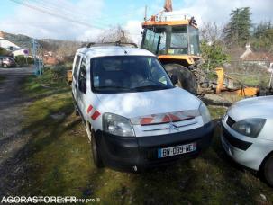 Fourgon avec parois et toit rigide nc