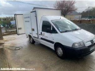 Fourgon avec parois et toit rigide nc