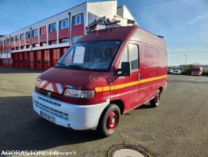 Fourgon avec parois et toit rigide nc