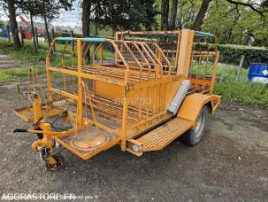 Fourgon bâché avec parois rigides nc