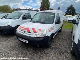 Fourgon avec parois et toit rigide nc