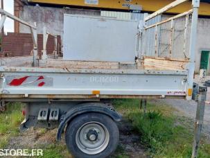 Fourgon bâché avec parois rigides nc