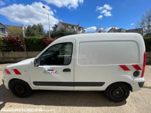 Fourgon avec parois et toit rigide nc