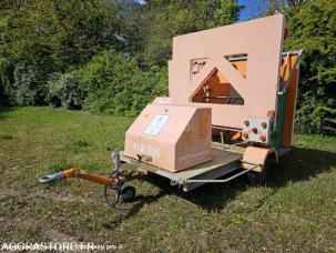 Fourgon bâché avec parois rigides nc