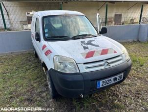 Fourgon avec parois et toit rigide nc