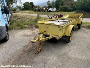 Fourgon bâché avec parois rigides nc