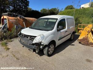 Fourgon avec parois et toit rigide nc