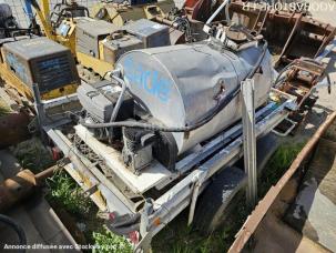 Fourgon bâché avec parois rigides nc