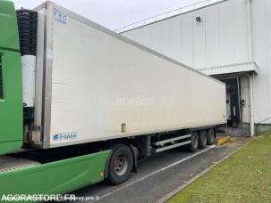 Fourgon bâché avec parois rigides nc