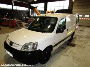Fourgon avec parois et toit rigide nc