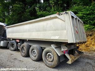 Fourgon bâché avec parois rigides nc