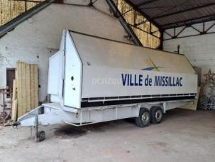 Fourgon bâché avec parois rigides nc