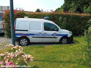 Fourgon avec parois et toit rigide nc