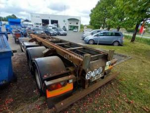 Fourgon bâché avec parois rigides nc