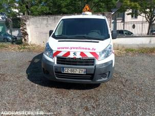 Fourgon avec parois et toit rigide nc
