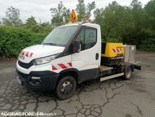 Fourgon avec parois et toit rigide nc