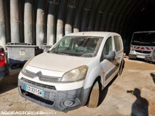 Fourgon avec parois et toit rigide nc