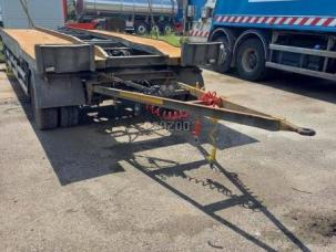 Fourgon bâché avec parois rigides nc