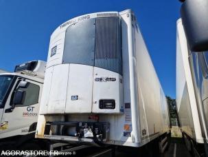 Fourgon bâché avec parois rigides nc