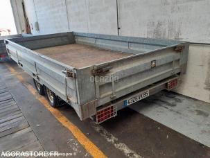 Fourgon bâché avec parois rigides nc