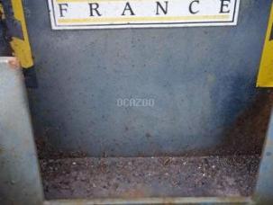 Fourgon bâché avec parois rigides nc