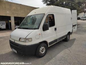 Fourgon avec parois et toit rigide nc