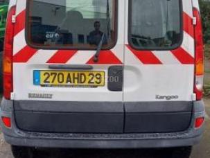 Fourgon avec parois et toit rigide Renault Kangoo