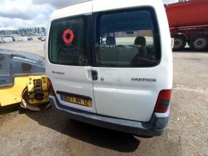 Fourgon avec parois et toit rigide Peugeot Partner