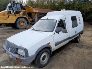 Fourgon avec parois et toit rigide Citroën C 15