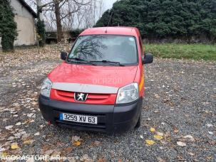 Fourgon avec parois et toit rigide Peugeot Partner