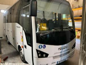 Autobus Isuzu Turquoise