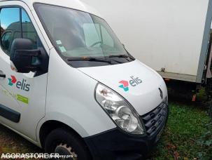 Fourgon avec parois et toit rigide Renault Master