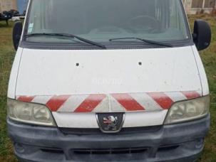 Fourgon avec parois et toit rigide Peugeot Boxer