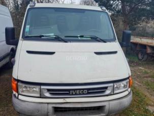 Fourgon avec parois et toit rigide Iveco 35C10
