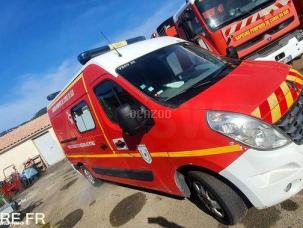 Fourgon avec parois et toit rigide Renault Master