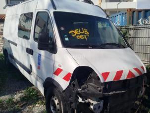 Fourgon avec parois et toit rigide Renault Master