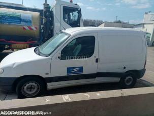Fourgon avec parois et toit rigide Citroën Berlingo